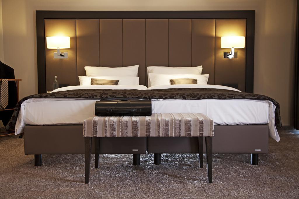Hotel Favor Düsseldorf Oda fotoğraf