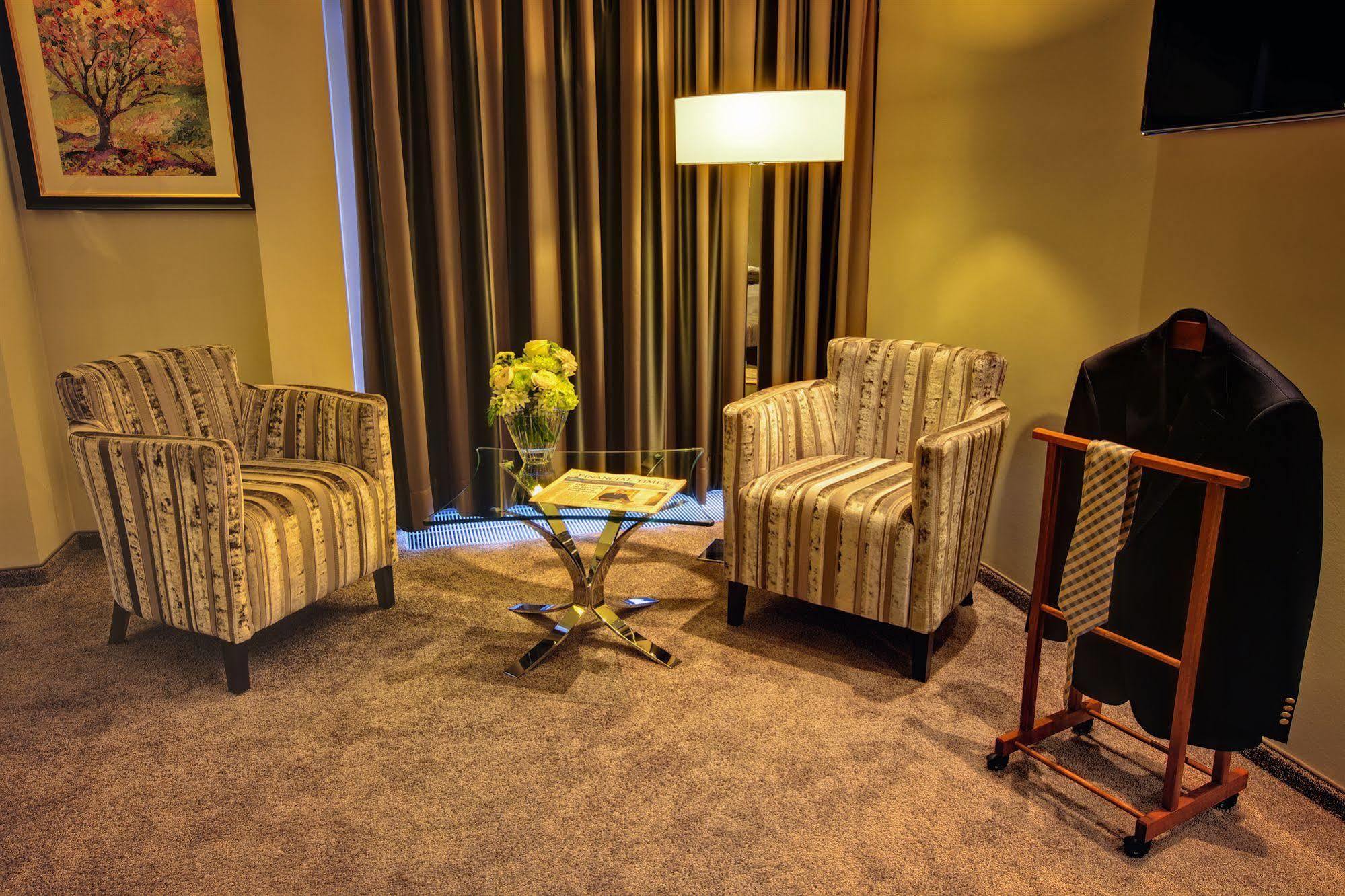 Hotel Favor Düsseldorf Dış mekan fotoğraf